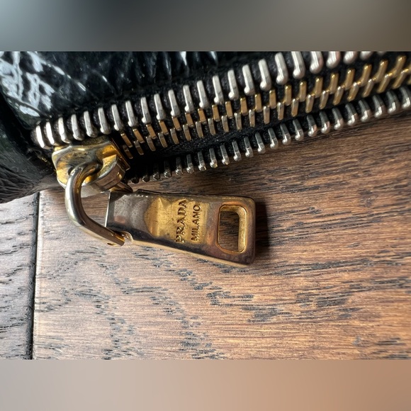 Authentic Vintage Prada Black Cervo Lux Leather Shine Tote bag - Picture 8 of 14